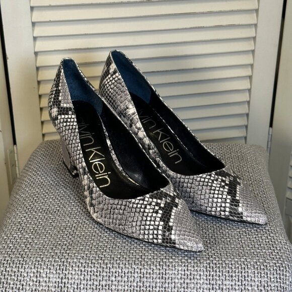 Calvin Klein Faux Snakeskin Pointed Toe Pumps • Size 9.5 • Statement Heels - Picture 3 of 8
